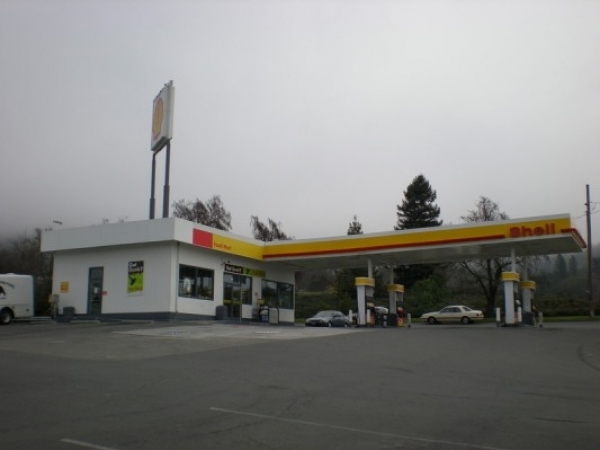Listing Image #1 - Retail for sale at 408 E Barnett Road, Medford OR 97501