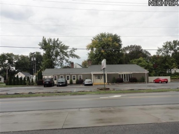 Listing Image #1 - Retail for sale at 1711 W Main St, Louisville OH 44641