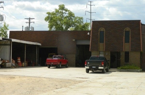 Listing Image #1 - Industrial for sale at 29801-29825 Groesbeck Hwy, Roseville MI 48066