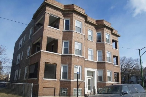 Listing Image #1 - Multi-family for sale at 138-140 W. 70th St, Chicago IL 60621
