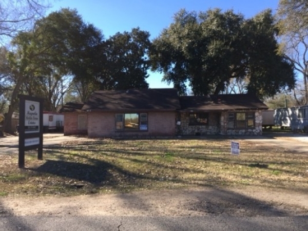 Listing Image #1 - Mobile Home Park for sale at 3537 Victoria Drive, Baton Rouge LA 70805 Listing Image #1 - Mobile Home Park for sale at 3537 Victoria Drive, Baton Rouge LA 70805