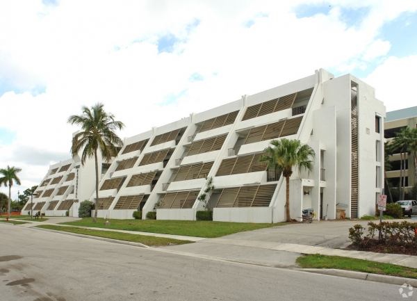 Listing Image #1 - Office for sale at 639 East Ocean Ave, Boynton Beach FL 33435