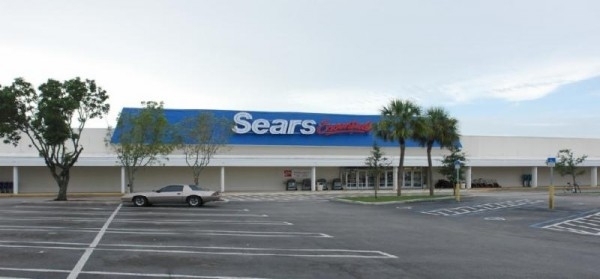 Listing Image #1 - Shopping Center for sale at 4560 - 4640 Forst Hill Blvd, West Palm Beach FL 33415 Listing Image #1 - Shopping Center for sale at 4560 - 4640 Forst Hill Blvd, West Palm Beach FL 33415