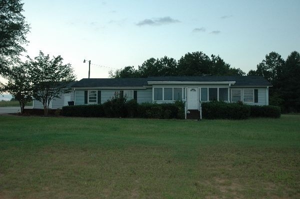 Listing Image #1 - Office for sale at 2353 Claude Brewer Rd., Loganville GA 30052