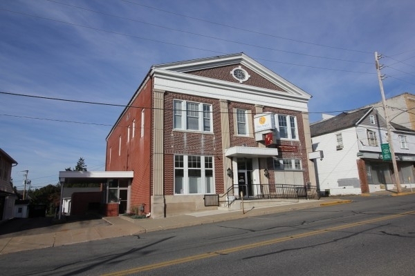 Listing Image #1 - Office for sale at 215 S Robinson Ave, Pen Argyl PA 18072