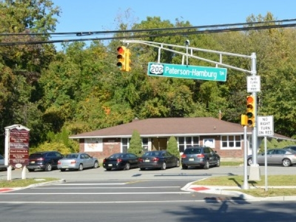 Listing Image #1 - Retail for sale at 2282 Hamburg Turnpike, Wayne NJ 07470