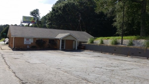 Listing Image #1 - Retail for sale at 395 W Memorial Dr, Dallas GA 30132