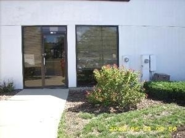 Listing Image #1 - Office for sale at 2020 Dean St. Unit E, St. Charles IL 60174