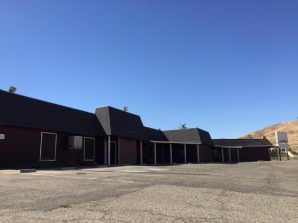 Listing Image #1 - Retail for sale at 1531 N Main Street, Porterville CA 93257 Listing Image #1 - Retail for sale at 1531 N Main Street, Porterville CA 93257