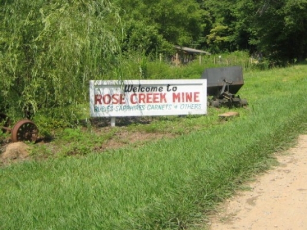 Listing Image #1 - Business for sale at 115 Terrace Ridge Dr, Franklin NC 28734