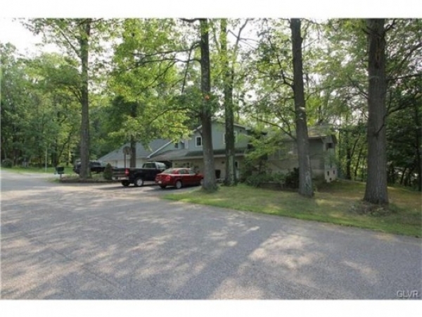 Listing Image #1 - Office for sale at 6650 Oak Dr, Slatington PA 18080 Listing Image #1 - Office for sale at 6650 Oak Dr, Slatington PA 18080