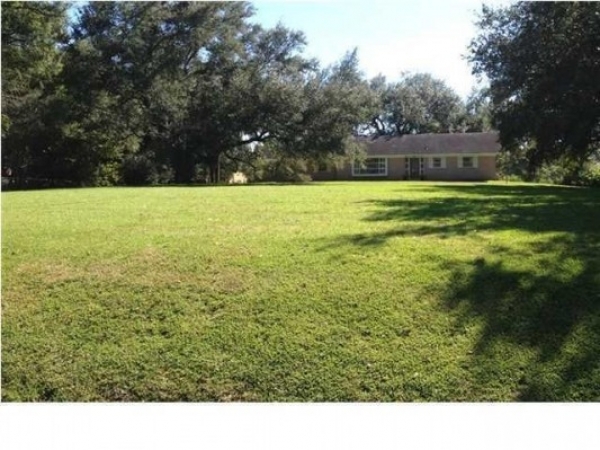 Listing Image #1 - Land for sale at 914 E Main Street, Broussard LA 70518