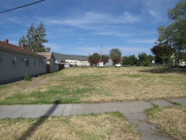 Listing Image #1 - Land for sale at 337 Commercial St, Klamath Falls OR 97601