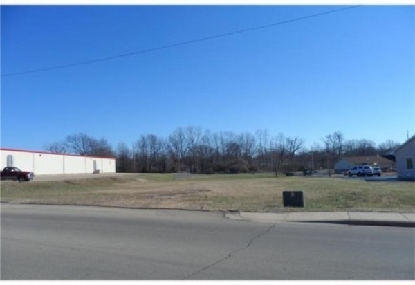 Listing Image #1 - Business for sale at 630 Walton Dr., Farmington MO 63640