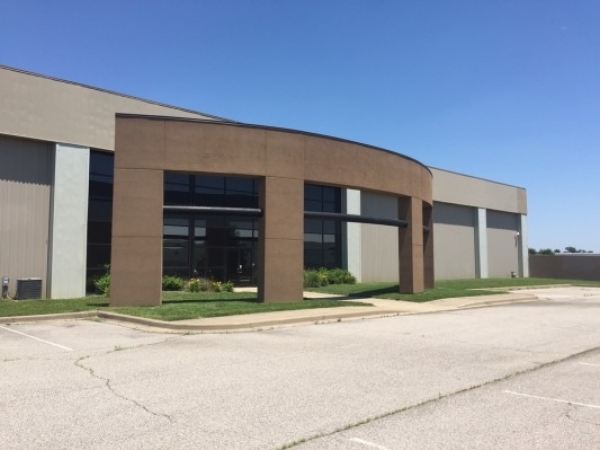 Listing Image #1 - Industrial for sale at 5400 Foundation Blvd, Evansville IN 47725 Listing Image #1 - Industrial for sale at 5400 Foundation Blvd, Evansville IN 47725