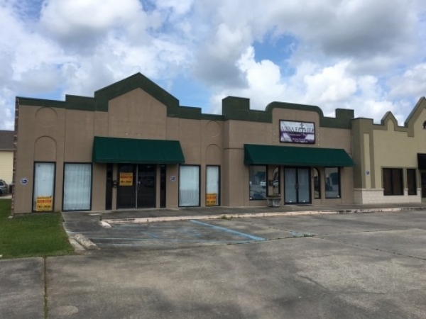 Listing Image #1 - Shopping Center for sale at 1242 S. Morrison Boulevard, Hammond LA 70403 Listing Image #1 - Shopping Center for sale at 1242 S. Morrison Boulevard, Hammond LA 70403