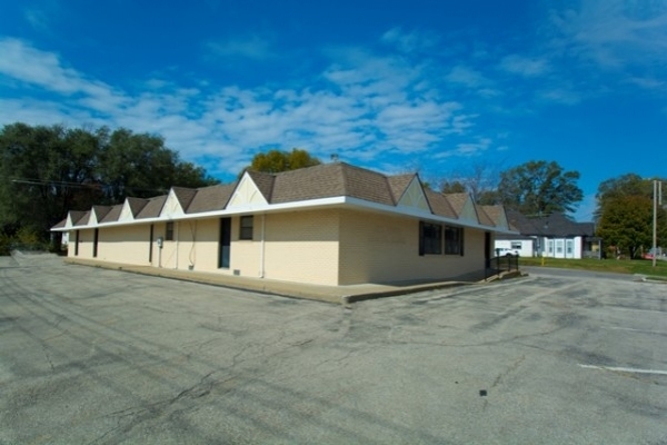 Listing Image #2 - Office for sale at 1900 S. Broaadway Street, Oak Grove MO 64075