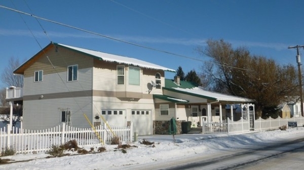 Listing Image #2 - Single Family for sale at 1280 D Street, Baker City OR 97814