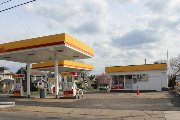 Listing Image #1 - Retail for sale at 829 N High Street, Lancaster OH 43130 Listing Image #1 - Retail for sale at 829 N High Street, Lancaster OH 43130