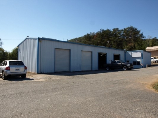 Listing Image #1 - Retail for sale at 101 Warehouse Drive, Cleveland GA 30528