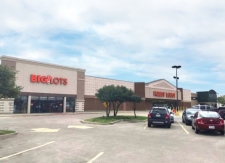 Listing Image #1 - Shopping Center for sale at 3178 Lavon Drive, Garland TX 75040