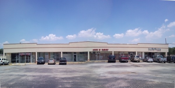 Listing Image #1 - Retail for sale at 720 Precint Line Rd, Hurst TX 76053
