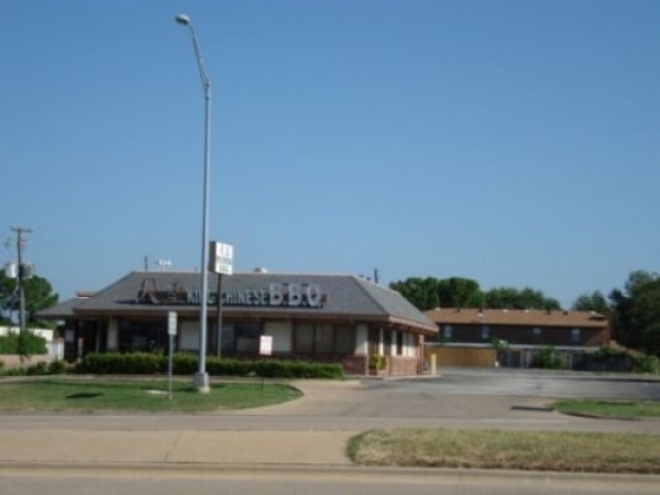 Listing Image #1 - Retail for sale at 907 E. Pioneer Parkway, Arlington TX 76010