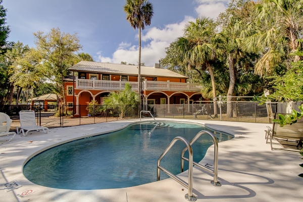 Listing Image #1 - Bed Breakfast for sale at 10137 W. Fishbowl Drive, Homosassa FL 34448