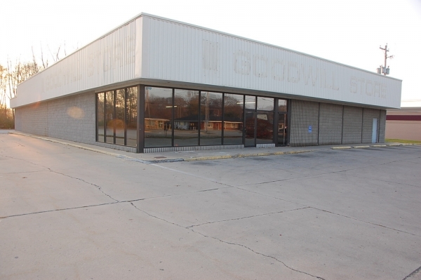 Listing Image #1 - Retail for sale at 3717 S. Main Street, Elkhart IN 46517 Listing Image #1 - Retail for sale at 3717 S. Main Street, Elkhart IN 46517