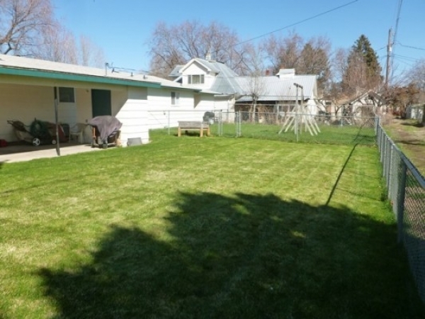 Listing Image #2 - Multi-family for sale at 2322 8th Street, Baker City OR 97814