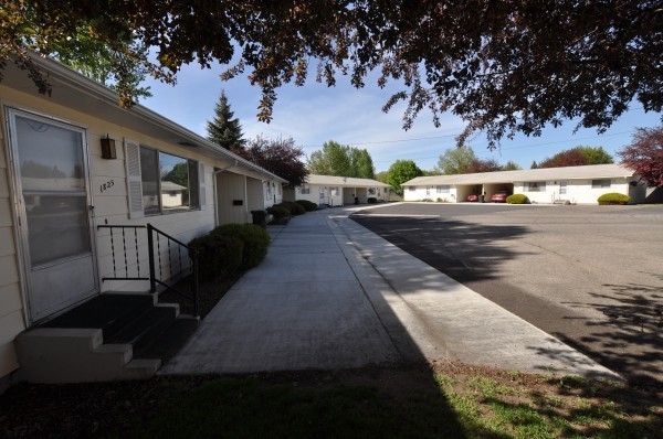 Listing Image #2 - Multi-family for sale at 1800 Church Street, Baker City OR 97814