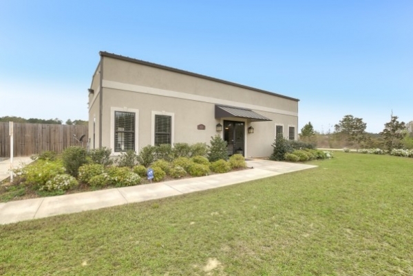 Listing Image #1 - Office for sale at 400 Leeward Loop, Covington LA 70433 Listing Image #1 - Office for sale at 400 Leeward Loop, Covington LA 70433