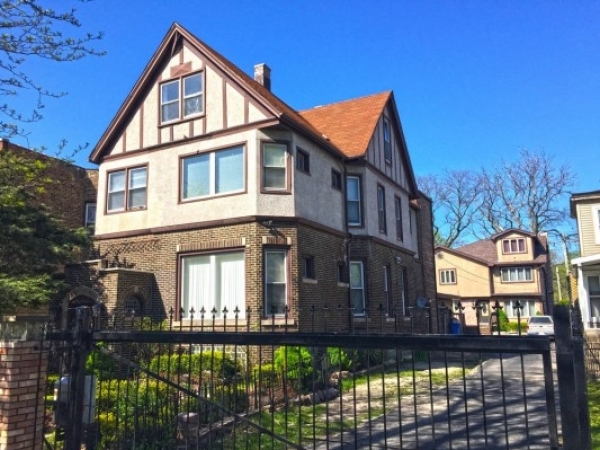 Listing Image #1 - Multi-family for sale at 7641 S South Shore Drive, Chicago IL 60649