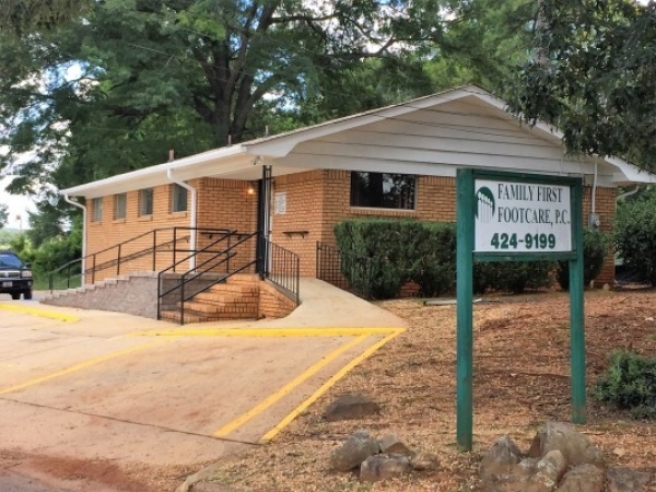 Listing Image #1 - Office for sale at 811 10 Ave, BESSEMER AL 35020