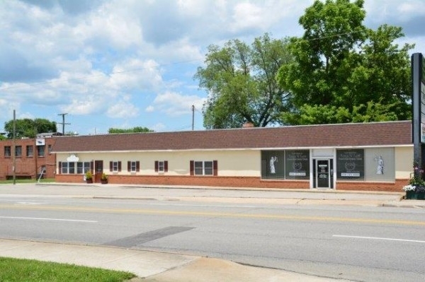 Listing Image #1 - Office for sale at 300 E. Third St, Farmville VA 23901