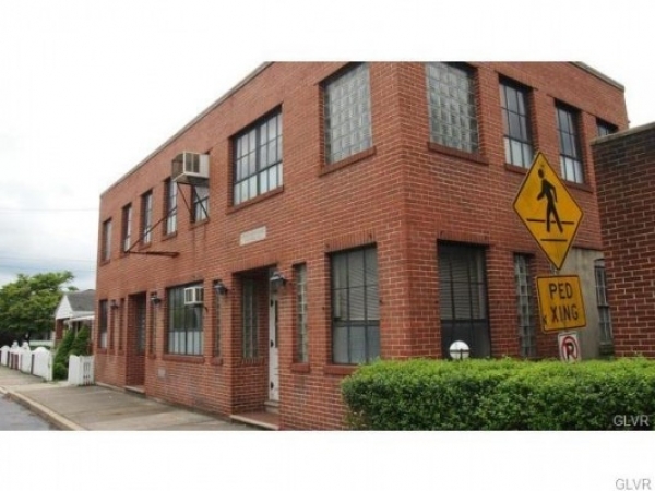 Listing Image #1 - Industrial for sale at 324 326 Washington St, Walnutport PA 18088