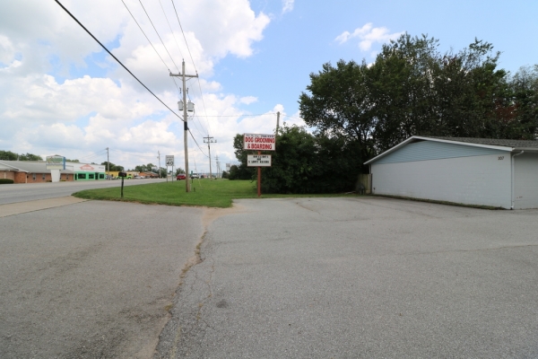 Listing Image #1 - Retail for sale at 107 E Robinson Ave., Springdale AR 72764