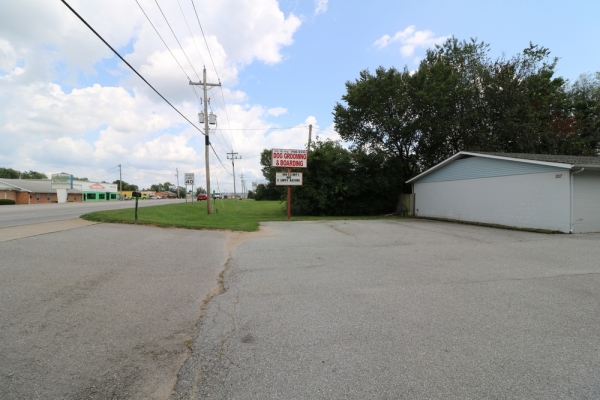 Listing Image #1 - Retail for sale at 107 E Robinson Ave., Springdale AR 72764 Listing Image #1 - Retail for sale at 107 E Robinson Ave., Springdale AR 72764