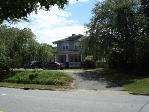 Listing Image #2 - Office for sale at 2586 Reynolda Road, Winston-Salem NC 27106 Listing Image #2 - Office for sale at 2586 Reynolda Road, Winston-Salem NC 27106