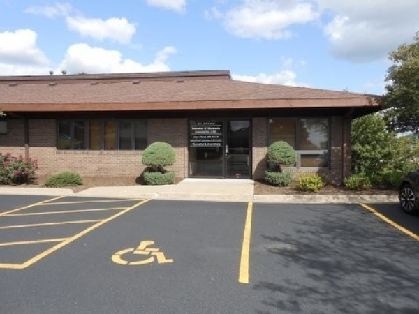 Listing Image #1 - Office for sale at 870 36th Avenue, Moline IL 61265