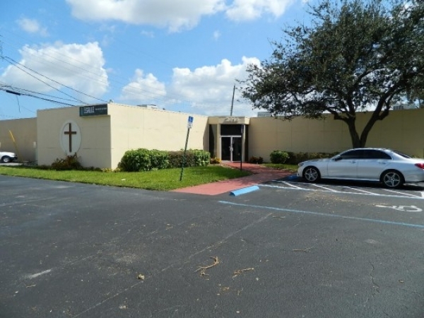 Listing Image #1 - Multi-Use for sale at 2414 W Oakland Park Blvd, Oakland Park FL 33311 Listing Image #1 - Multi-Use for sale at 2414 W Oakland Park Blvd, Oakland Park FL 33311