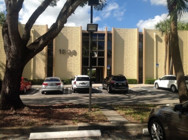 Listing Image #1 - Office for sale at 1500 University Drive, Coral Springs FL 33071