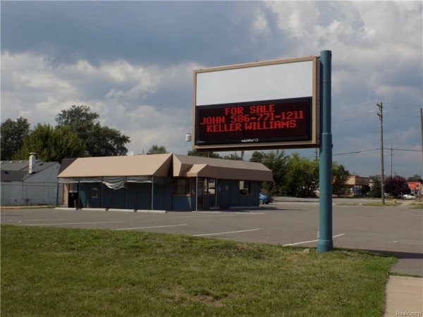Listing Image #1 - Retail for sale at 26 S GROESBECK Highway, Clinton Township MI 48036