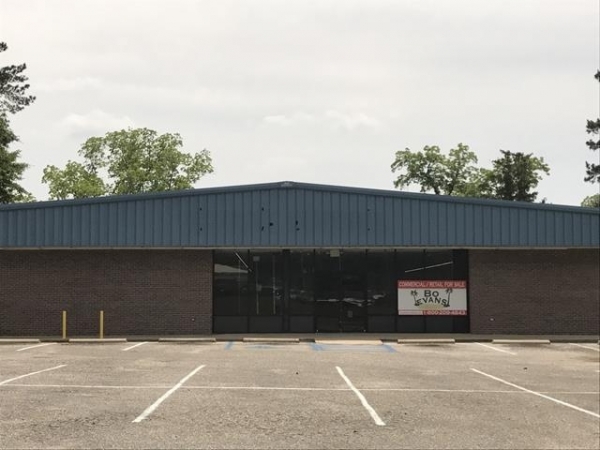 Listing Image #1 - Business for sale at 113 W Jones Street, Fort Deposit AL 36032