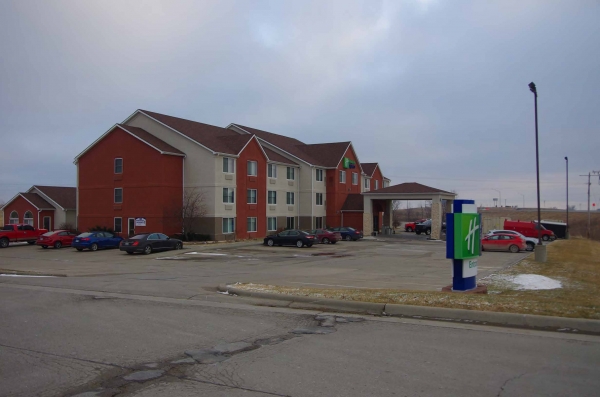 Listing Image #1 - Hotel for sale at 2929 S. Main St., Maryville MO 64507